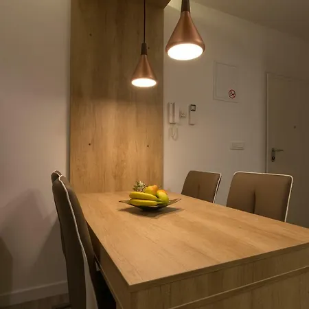 Luka Apartment *