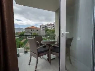 Luka Apartment *